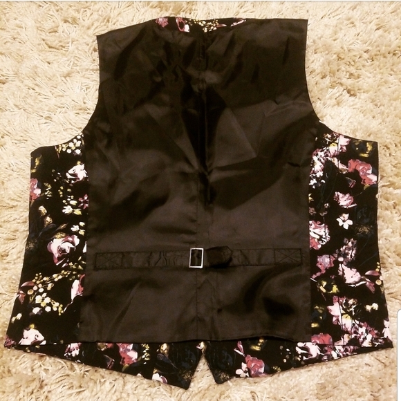 INC Floral Vest - Picture 3 of 3